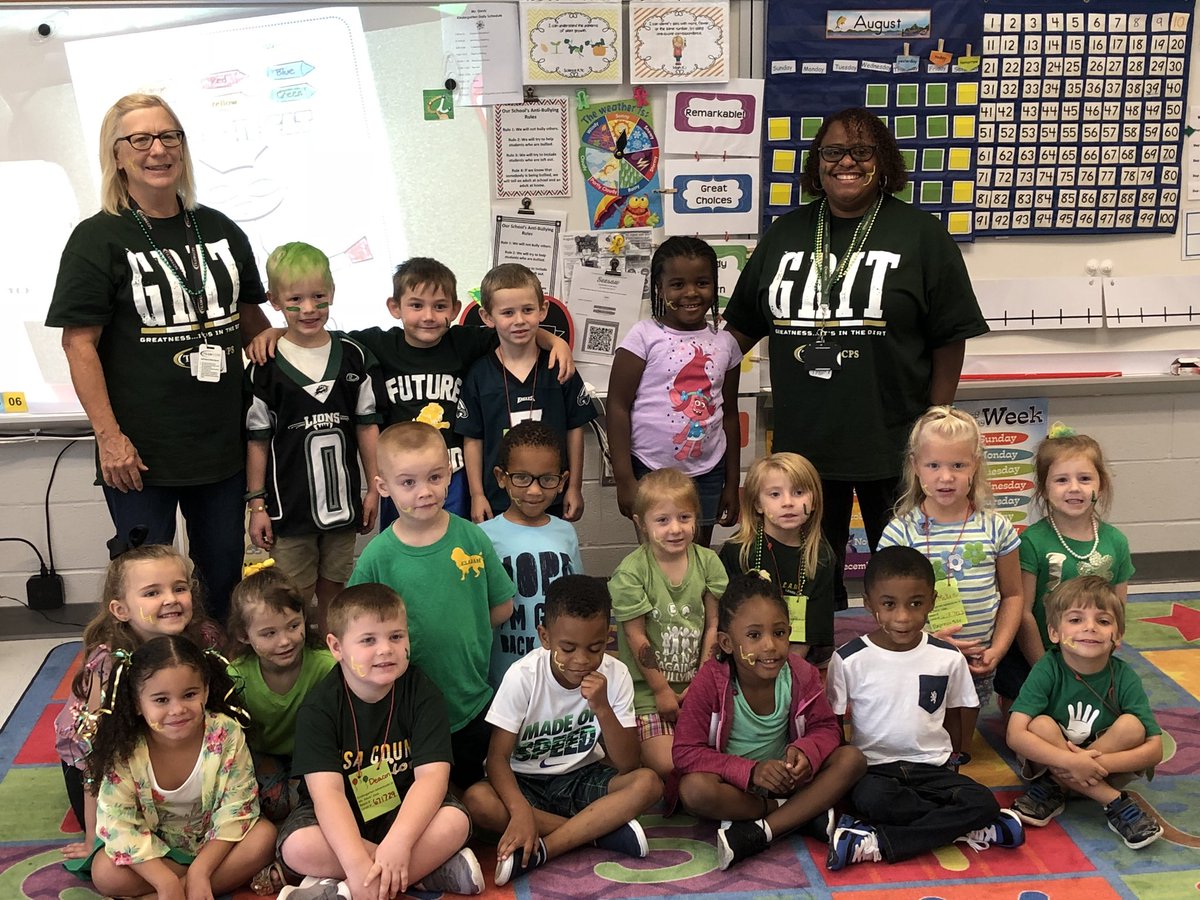 CleaverTJES's tweet photo. Green &amp; Gold spirit day at TJES #TeamLCPS #OneDream https://t.co/2VkVntD0vV