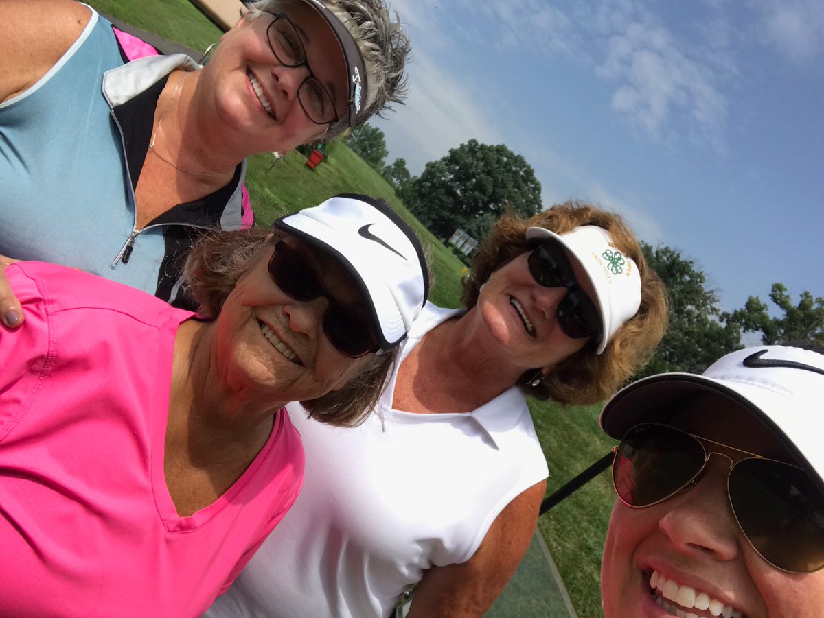 Girls golfing in IVEF outing!  Fun day for good cause! ⁦<a href="/mehst/">Meredith Ehst</a>⁩ ⁦@IndianValley_EF⁩ ⁦<a href="/SASDinfo/">Souderton Area SD</a>⁩