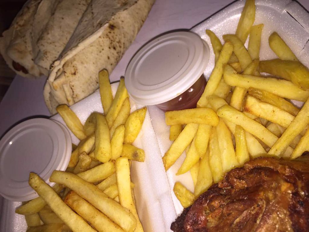 BitesJuicy's tweet image. Can u feel the buzz... 😋