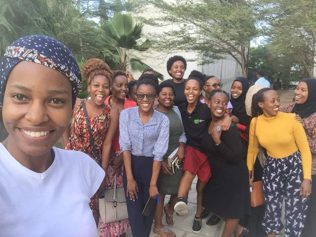 ninsiima_diana's tweet photo. The best team of female social innovators a gal can ask for. This is why I wake up everyday to do what I do - increasing female leaders is not just the right thing to do, but the smartest. Keep up @DOTtanzania. #Socents in #Tanzania #DOTYOUTH @ALVARO_UNTZ @undptz https://t.co/jSphg5GqWZ