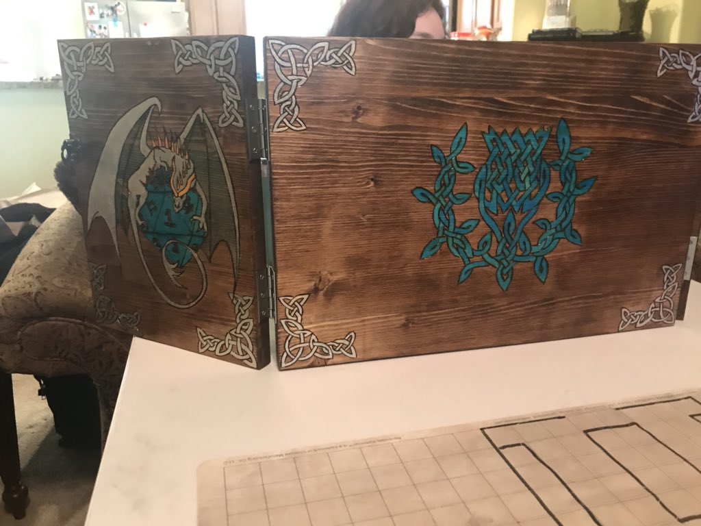 TotalPartyKomic's tweet photo. I got to try out my new pretty DM screen last session and I am in love with it! 

#DungeonsAndDragons #dnd #dm https://t.co/a4087Q9abF