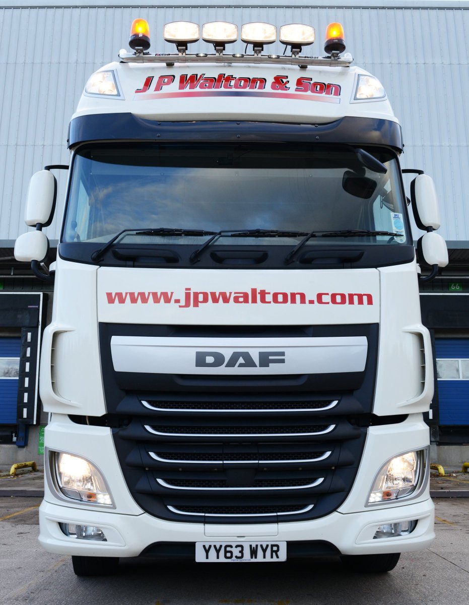 jpwaltonandson's tweet photo. It’s the #Weekend #Rotherhamiswonderful Let’s hope we all have a fab time and #StaySafe Our fantastic drivers will be out there #KeepingThe ShelvesFull #DeliveringYourPromises around the #UK & into #Europe Contact traffic@jpwalton.com for your unique quote.
#Haulage & #Logistics https://t.co/eUnzeb9DAy