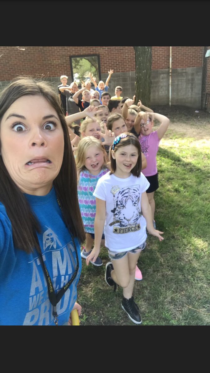 MinnieClineES's tweet photo. Ms. Carl’s third grade class is going to be a fun one this year! https://t.co/FOZsfmtYyI