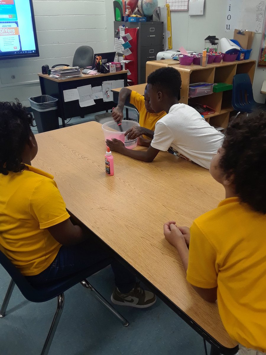 KimAnde39819509's tweet photo. On Fridays we do science experiments. Today we made glow in the dark slime! I have them directions, ingredients, and let them figure out roles and responsibilities within their groups.  They did a great job!!! Happy Friday all!!! #TAGWEAREIT #TAGacademy https://t.co/CBPC9A4Eh3