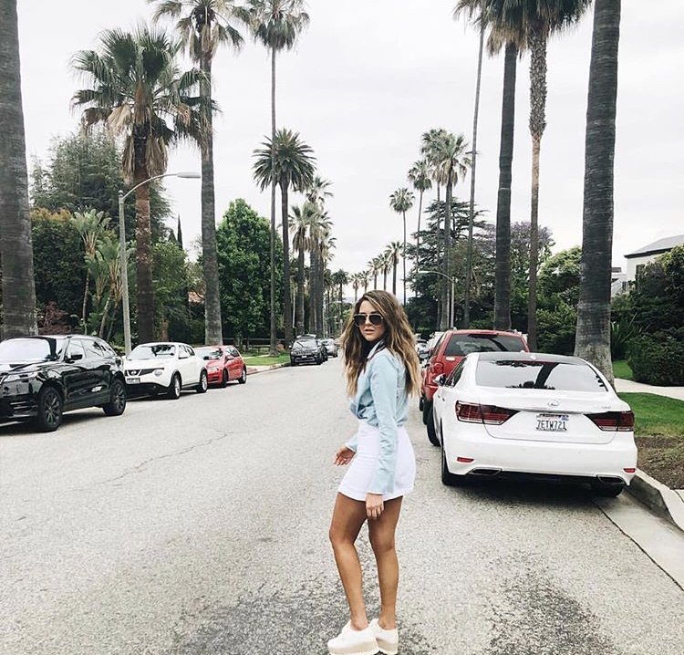 FIDM's tweet photo. FIDM #MerchandiseProductDevelopment Alumna and new #instructor, Melissa Triber ( @mel_t_), shared with #FIDMStudents her fashion journey and talked about her newest venture as the #CreativeDirector of @sagethelabel. See what she had to say: https://t.co/vqYlrGsfK7 https://t.co/QALe8JCpc3