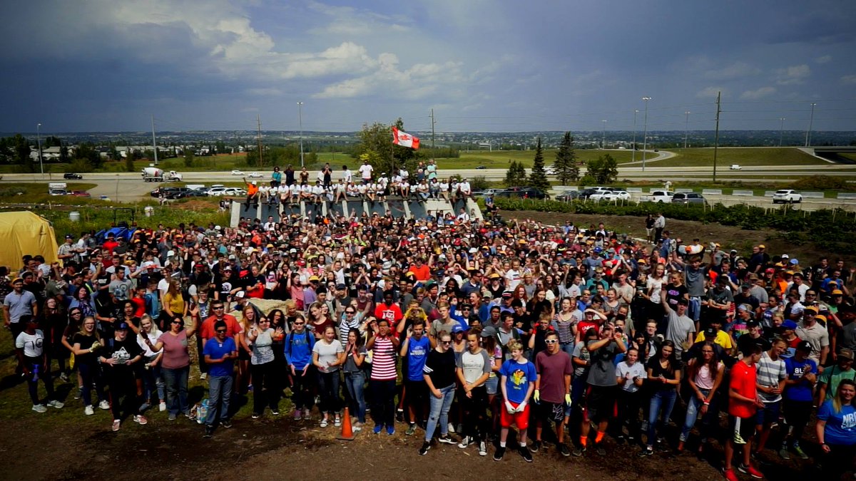 BitePoverty's tweet photo. Over 15,000 #YYC #Youth have been introduced to #Farming, #Food &amp; #Agriculture at @GrowCalgary through their #free field trip program. @yyCBEdu #UrbanAg #ABLeg @SANDRAYYCNW @RachelNotley @OpenFarmDays https://t.co/GFpyjQaQEE