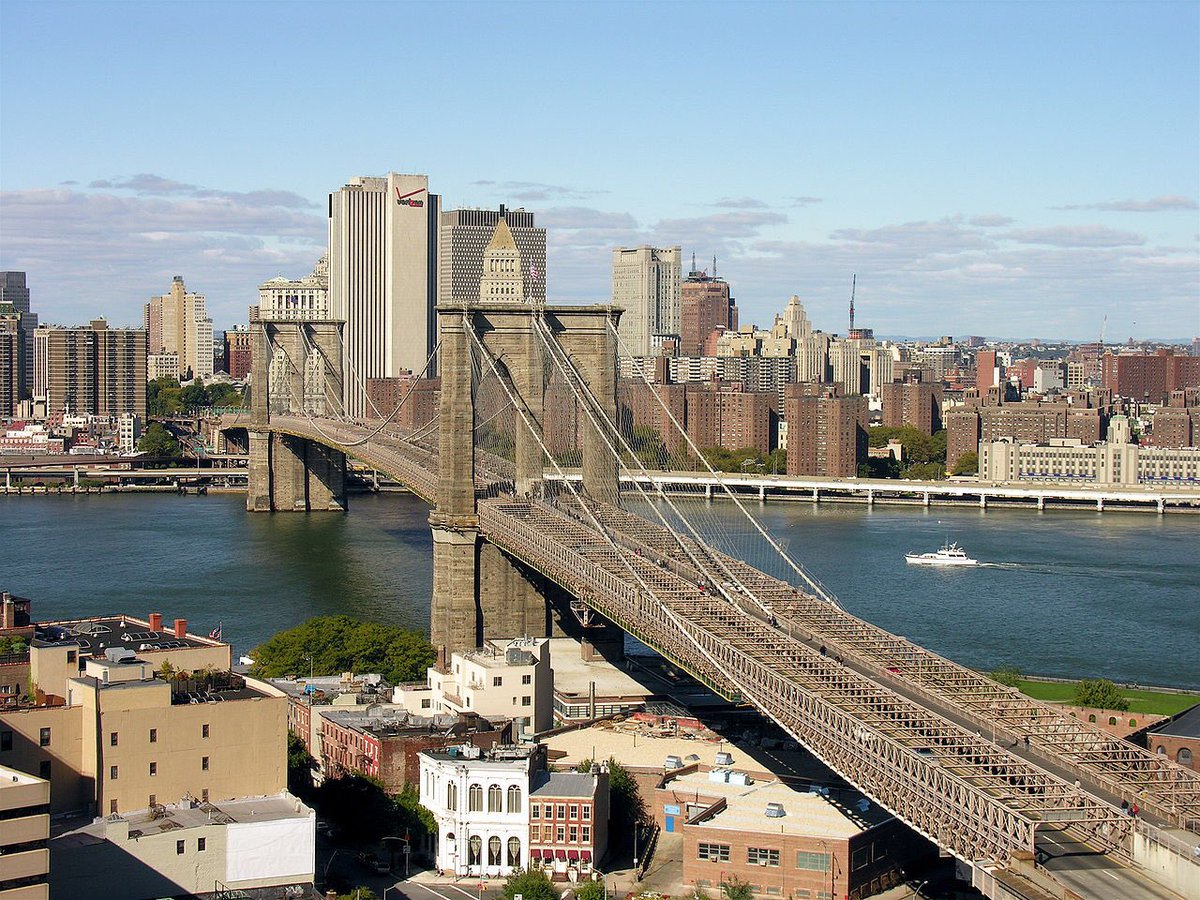 Ponte di Brooklyn è stato costruito nel 1883 è sta ancora in piedi!!! Altroché Morandi è le Autostrade d’Italia🤨