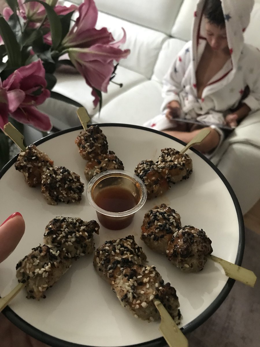 CatsCompilation's tweet photo. Tonightโs evening snack for my munchkins and I #ChickenTeriyakiScewers #ToastedSesameSeeds https://t.co/U44XqQtumg