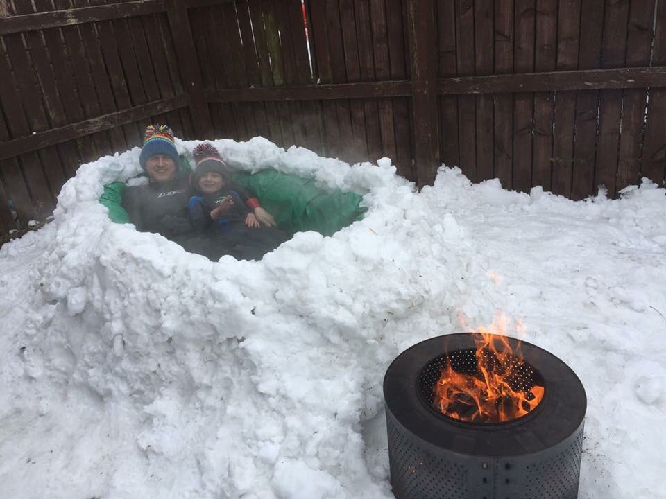Throwback to when the “Beast of the”East” snow storm hit Scotland and we decided to make a hot tub!!!! 
@Al_Humphreys @AlexGregoryGB 

#beastfromtheeast #hottub #outdoorhottub #bathtime #hottubparty