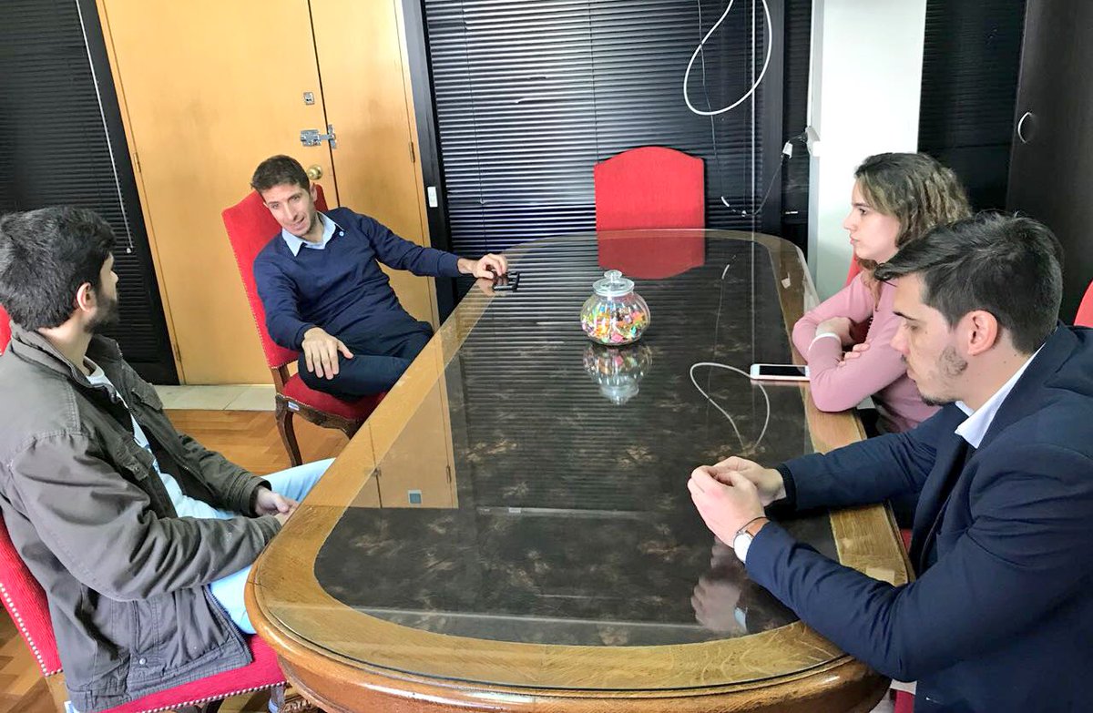 gonzalostraface's tweet photo. Reunido con los chicos de @PROUBA me contaron el panorama de las próximas elecciones en @UBAonline. Todo el apoyo y muchos éxitos! https://t.co/j9ELBVsmHK
