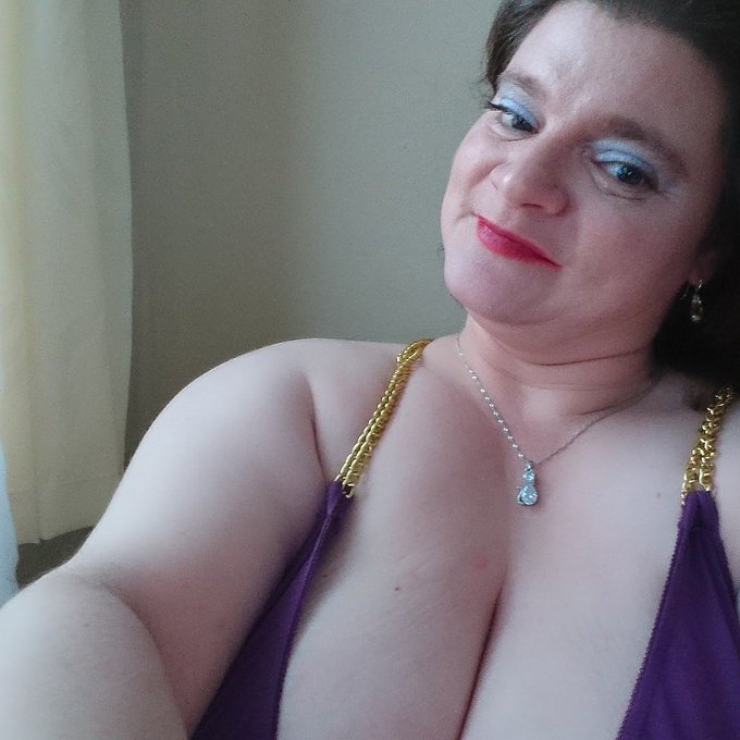 Jetzt live im Chat bei zuhause. com 😘 Besuche mich im Chat und lass uns Spa&szlig; haben. Freue mich auf Dich<a href="/tag/free"class="tags"><span>#free</span></a><a href="/tag/webcamgirl"class="tags"><span>#webcamgirl</span></a><a href="/tag/camgirl"class="tags"><span>#camgirl</span></a><a href="/tag/milf"class="tags"><span>#milf</span></a><a href="/tag/grosse"class="tags"><span>#grosse</span></a><a href="/tag/mollig"class="tags"><span>#mollig</span></a>