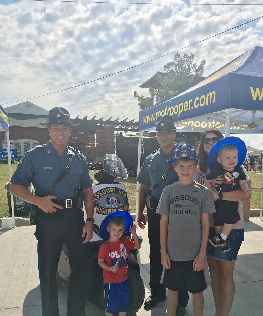 MSHPRecruiting's tweet photo. Stop by and meet a Recruiter at the @MoStateFair and see if you have what it takes! #BeMoreBeATrooper #ComeHome2018 #MoStateFair https://t.co/dJtI51Iha9