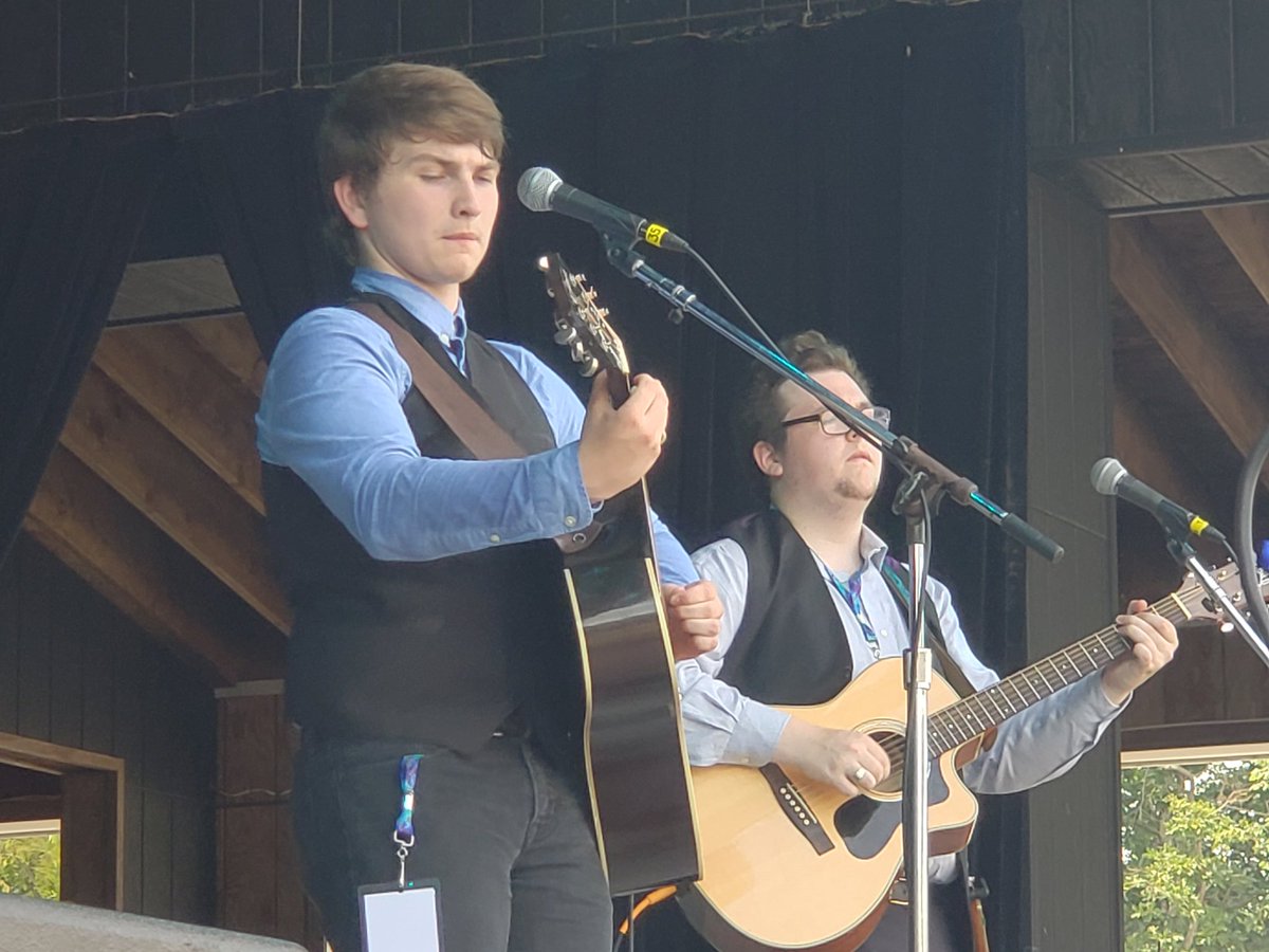 YoderReports's tweet image. St. John&apos;s, Newfoundland duo @earleandcoffin1 kicks off the Frida main stage of the @folksongsociety. Incredible blues guitar from two young players. I&apos;d swear they were from south of the Mason-Dixon line and not from the Great White North. #pff18