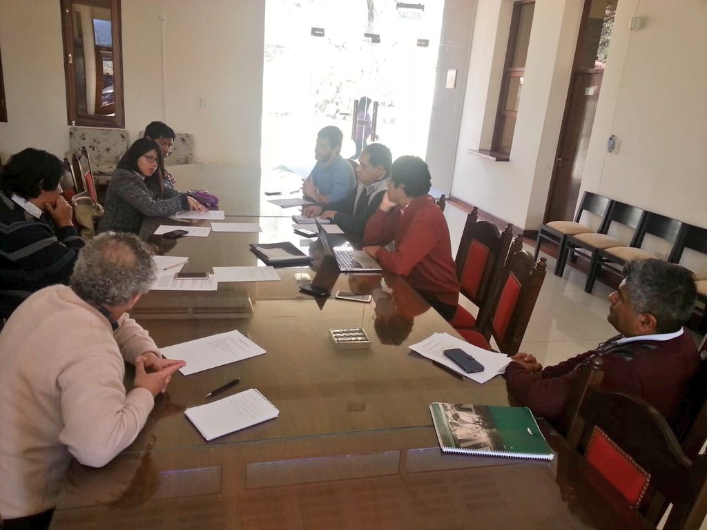 IdentidadFI's tweet photo. Hoy junto a @Anahi_Aramayo @DavGallardo y @faridastorga, estuvimos trabajando para democratizar la gestión de la Plataforma UNJu Virtual con los responsables de las Unidades Académicas #UNJu #HayEquipo https://t.co/UqTxul6eTV