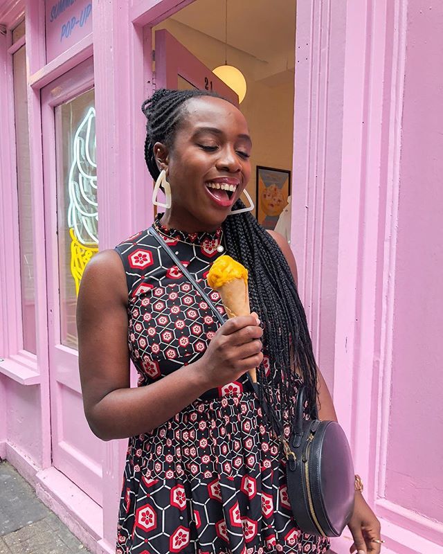 iamkristabel's tweet image. Happy birthday to me! 🎂 Definitely at the age where 2008 feels like 10 minutes ago and I keep forgetting where I’ve left my glasses. 😂 #midsizestyle #averagegirlsize #popyacolor #youbelongnoe #fulanibraids ift.tt/2MAcrD1