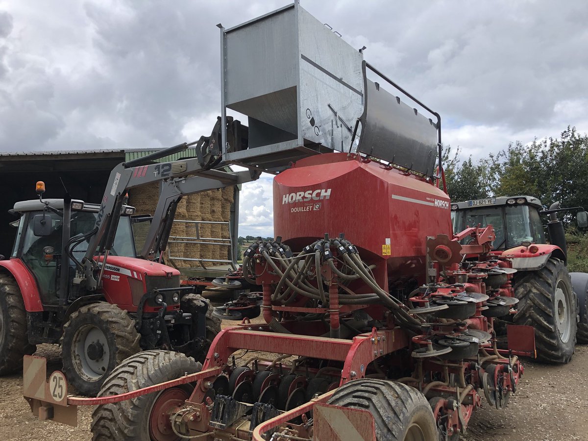 GdgInnovations's tweet photo. Les semis #SIE ou #colzas commencent, la manipulation de #bigbag est dangereuse dans certains cas! du fait des hauteurs des #semoirs et aux champs 
Optez pour un container GDG et vidé, transporté  en toute sécurité et étanche avc ses couvercles
Devis: gdginnovation@gmail.com https://t.co/ruUPU97TOG