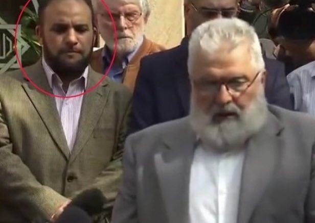 You couldn’t make this shit up if you tried! The #didsburymosque preacher who called for armed jihad indulged in a minute of silence with UK officials & police took pics with him to celebrate ‘diversity’ in #Manchester