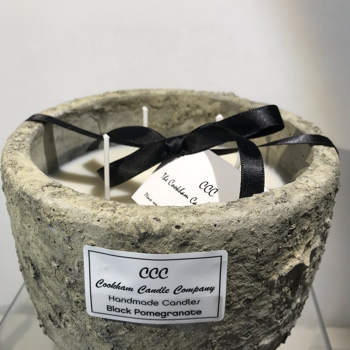 AllOriginalEali's tweet photo. Make the most of the last of the summer evenings with our one off three-wick candles from The Cookham Candle Company 🕯
.
#candle #stone #stonecandle #candlecompany #summer #summernights #independentartist #independent #smallbusiness #ealing #london #beoriginal #alloriginal https://t.co/ikHgWBDXOP