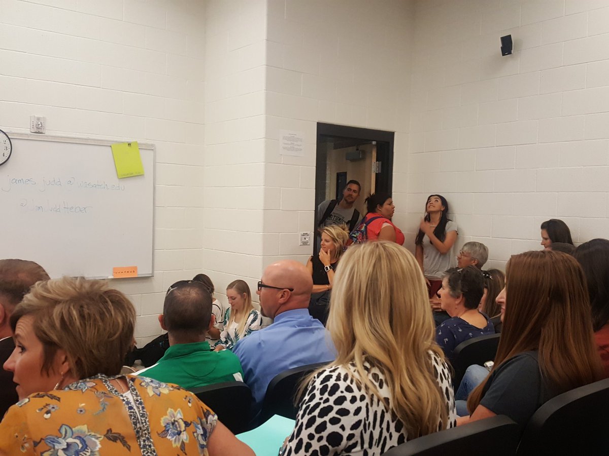 KatieRCu's tweet photo. Standing room only with Jim Judd, Hattie, and Marzano! Excited to hear the message! And so proud that he used the quiet signal #kagan #wback18 @pearlymae2 https://t.co/MGwxOdutEd