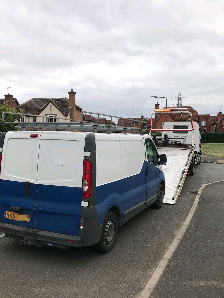 DerbyshireRPU's tweet photo. Derby.
Mistake 1. Cuts up an unmarked car on the A50.
Mistake 2. Fails to stop.
Mistake 3. Abandons Van and hides in a Bramble Hedge (cut to bits) then gets found by @DerbysDogPolice
Mistake 4. Previously did a Fuel drive off.
Mistake 5. Disqualified from driving.
#ToTheCells https://t.co/xyFfXwXO7B