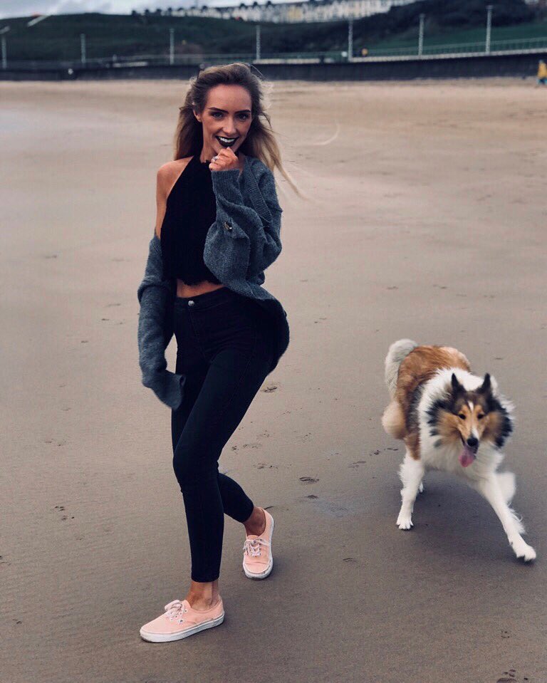 karent44's tweet image. Beach walks with my Lassie pup Penny @PortrushNI #viewsfordays #love #FridayFeeling @DiscoverNI