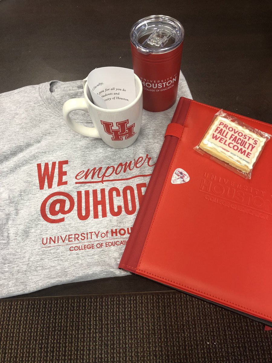 JupctrEcxhnage's tweet photo. New year, new swag. #FirstLecture2018 https://t.co/AGIvOVrY70