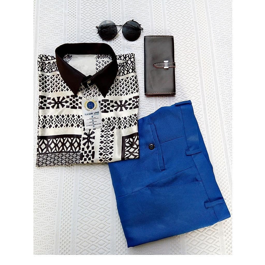 mobifashionshop's tweet photo. #BAROQUE vintage silk shirt available at affordable prices,
Watsapp/call:08136881955 for easy purchase.................... https://t.co/KwUOqmDBU5