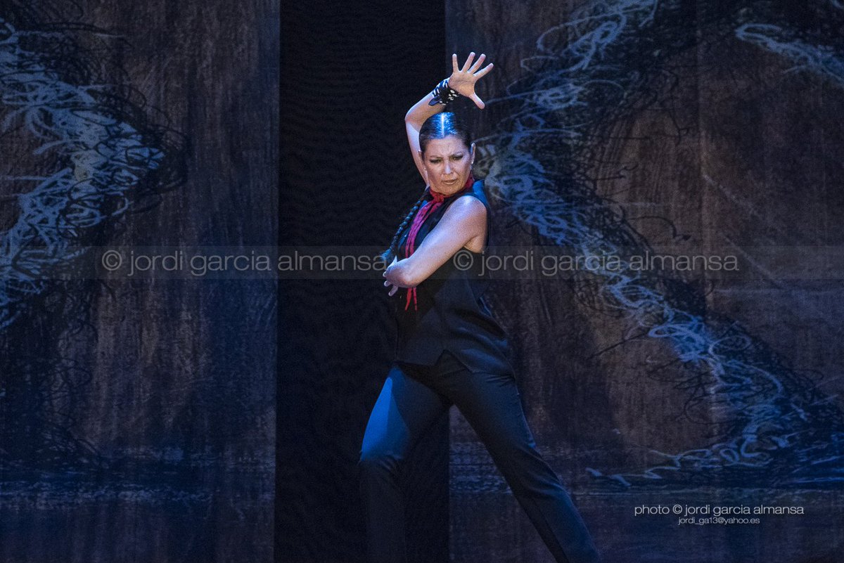 JordiGarciaA's tweet photo. Espectacular @sarabaras en el Festival de @PortaFerrada 17-8-2018 #portaferrada2018 #viulestiuasantfeliu #portaferrada #guixols @theprojectbcn #sombrassarabaras #sarabaras #joseserrano #flamenco @munichsports #munichonstage #munichwearemusic 📷@JordiGarciaA https://t.co/DuQbv9iZ8f