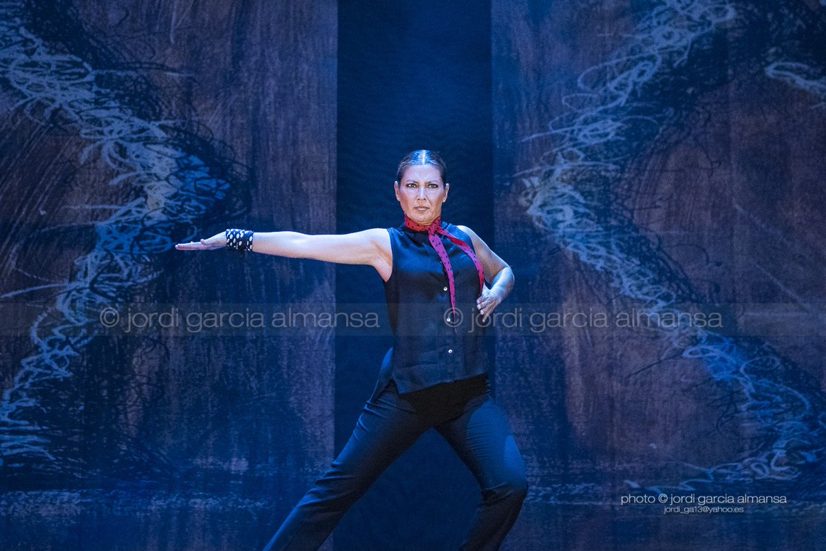JordiGarciaA's tweet photo. Espectacular @sarabaras en el Festival de @PortaFerrada 17-8-2018 #portaferrada2018 #viulestiuasantfeliu #portaferrada #guixols @theprojectbcn #sombrassarabaras #sarabaras #joseserrano #flamenco @munichsports #munichonstage #munichwearemusic 📷@JordiGarciaA https://t.co/DuQbv9iZ8f