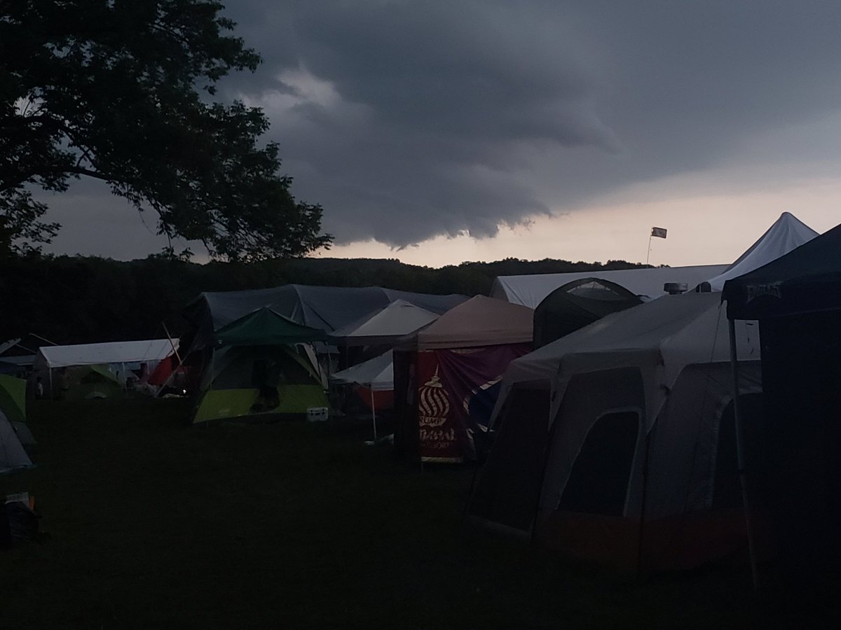 YoderReports's tweet image. Rain delay at #PhillyFolkFest. It&apos;s not a real fest without a little bit of precipitation. #pff18