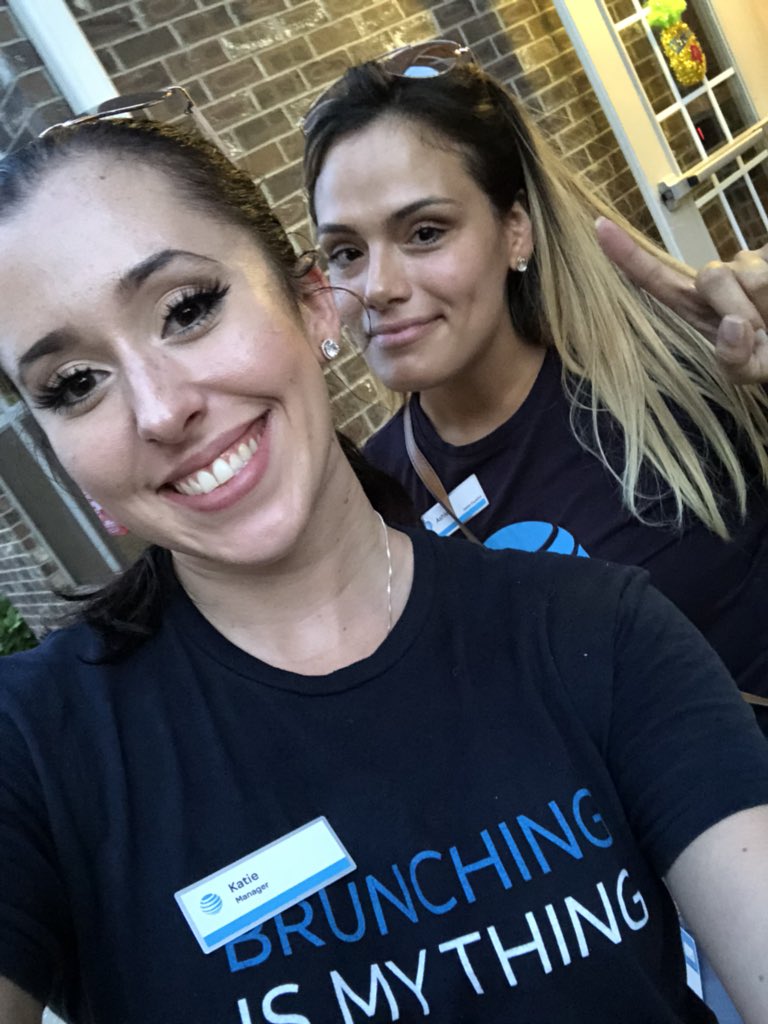 katieyurcoATT's tweet photo. We ❤️ table days! Hooking residents up with the best of the best in entertainment solutions while lounging by the pool? Perfect 😎 @404girl @MidAtlantic1860 @OwnTheHomeJones @therealgem3 @CorkinsCaleb @Jeffrey_IHX @cashleypandojas https://t.co/wd91oMIfcL