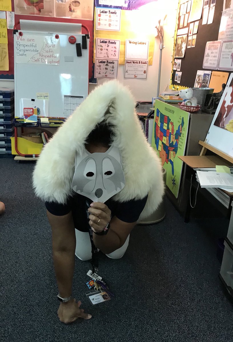 lanisa70's tweet photo. I love making a lesson come to life even if it means dressing like a 🐺 in 🐑 clothing. #CKSL- Fables and Stories. Can you guess what Fable I told? I was wearing my sheepskin that was a gift when I spoke in New Zealand. The class also got a brief geography lesson too. https://t.co/5gYWIKYJwL
