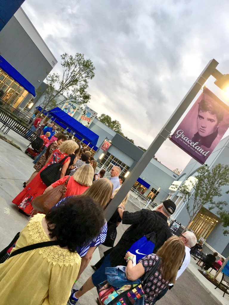 DeenasDays's tweet photo. Party at Elvis Presley’s Memphis #ElvisWeek2018 #PartyEPM #Memphis #Elvis #Graceland #TCB⚡️ #ElvisWeek18 https://t.co/3bez2udMkR