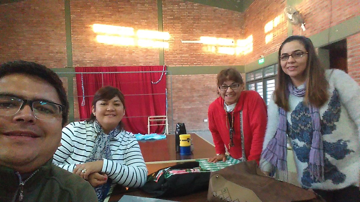 Col5178RioPiedr's tweet photo. Buenas personas conforman un buen equipo #TePresentoAMiEquipo CAJ 5178 @aniberruezo @fguillesaavedra @Galle81Juan @artydance23 https://t.co/mgzG6VcsSc