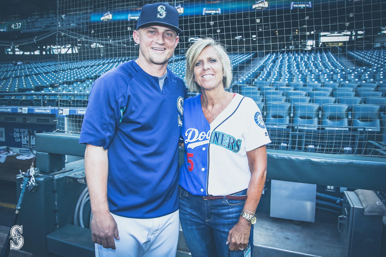 Seattle Mariners on X: Of course the Seager parents are in the