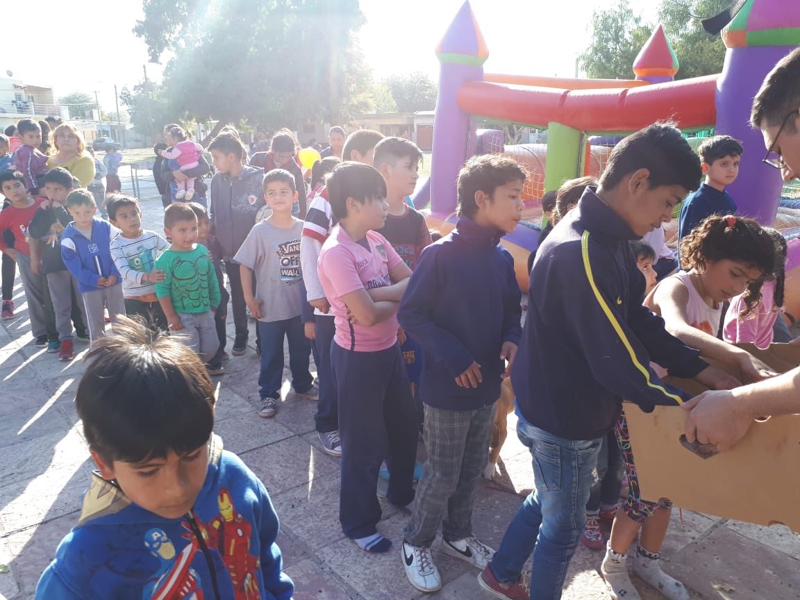 LuisSimonetti14's tweet image. Llegó #Batalla 🐴 al barrio San Martin #9no #NiñoMagicoInocenteYfeliz. 
Gracias al intendente @ParedesUrquiza