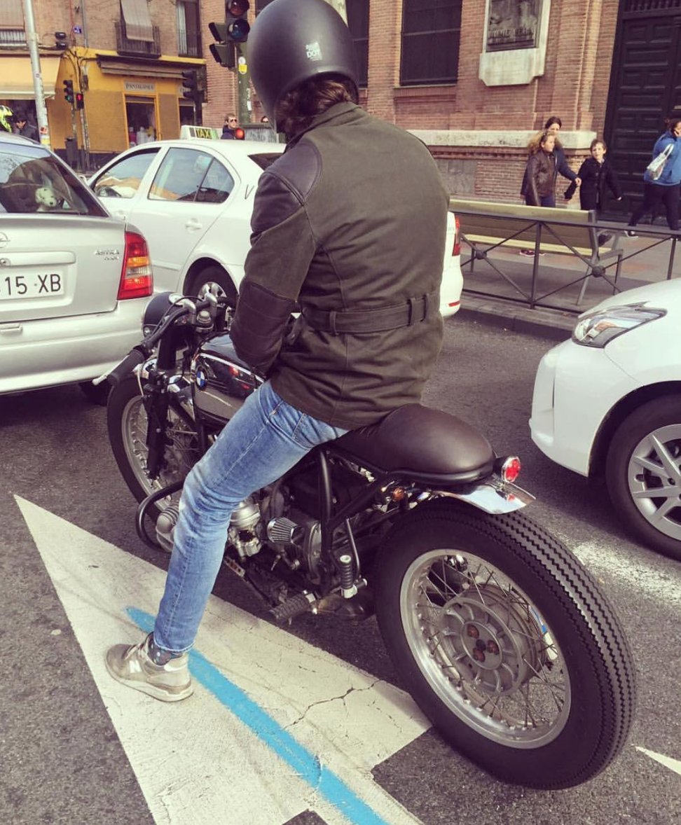 CafeRacerDreams's tweet photo. Lead the way!
More info about this bike: https://t.co/marzpYkQB3
#crd59 #caferacerdreams #menstyle #rideon https://t.co/xXTxLG8X89