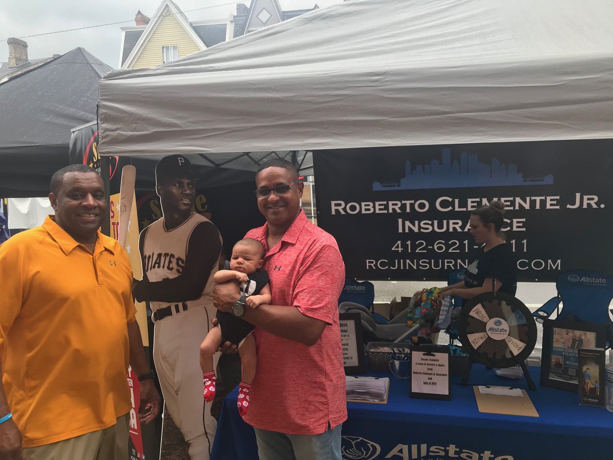 rc21x's tweet image. Celebrating Roberto Clemente Jr.&apos;s birthday with his son Roberto III at Bloomfield&apos;s Little Italy Days. 

Happy Birthday, Roberto!