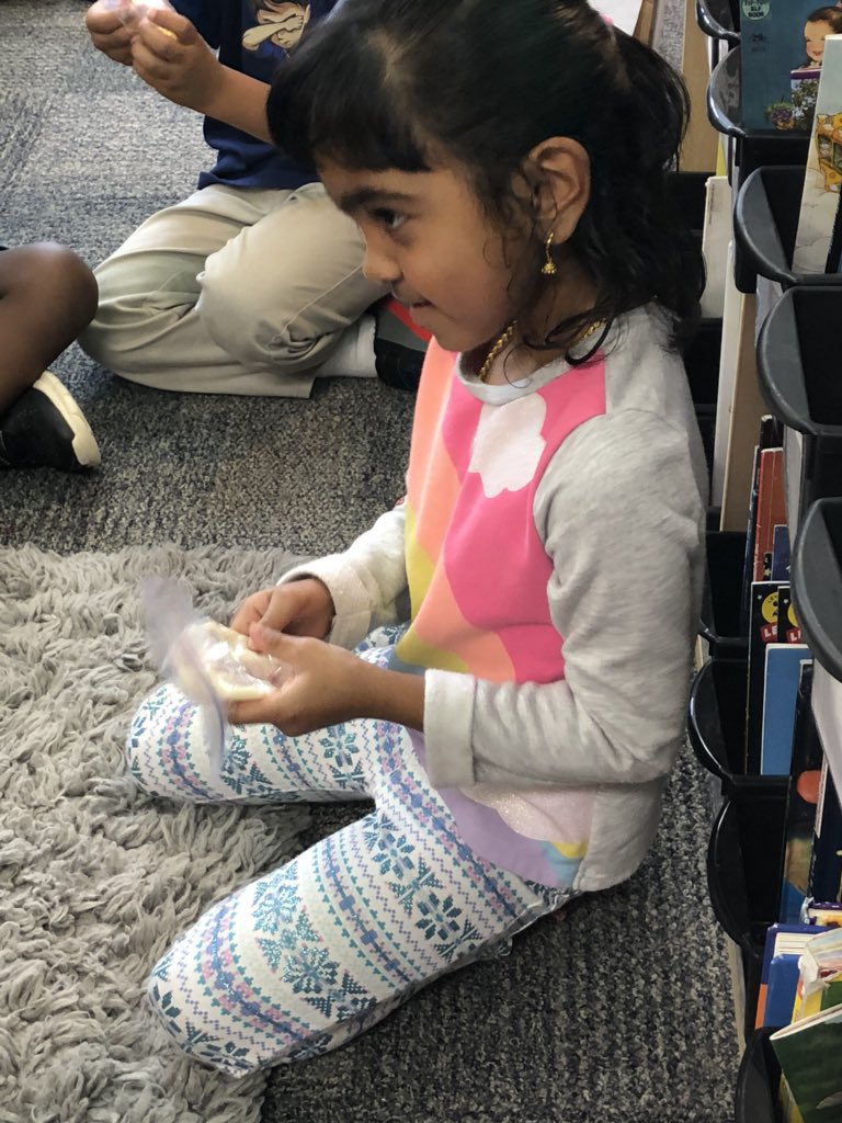 MrsGipsonTCE's tweet photo. Magic playdough makes for a great second grade year#bettertogether https://t.co/R8hQN9BTdZ