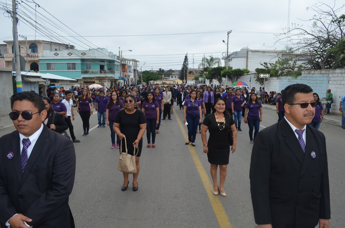 PicoPesantes's tweet photo. DESFILE #SantaElena  491 años del Descubrimiento de la Península de Santa Elena Banda Musical "UE Valdivia" Funcionarios del Distrito
 Docentes mentores
 Personal DECE
 Personal UDAI https://t.co/HvtcBR45WS