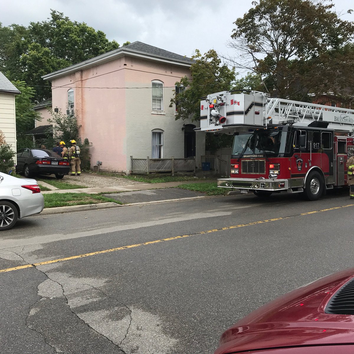 Fire crews on scene George St. Oven fire no injuries. Use care while cooking. https://t.co/f2n5I3tnGQ