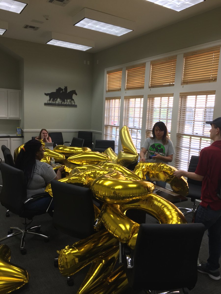 MSUTexas_RHA_'s tweet photo. Preparing for our new mustangs, very excited to meet everyone tomorrow!!! 🎉🎊🎉 #movein #MSU22RollCall https://t.co/u4DzNTiRSa