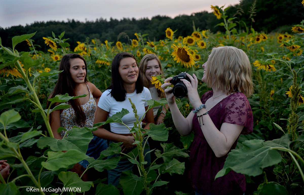 ken_mcgagh's tweet photo. A group of recent  #Medway HS grads got together Wed. night one last time for a photo shoot @TangerinisFarm in #Millis b4 going away to college. #Sunflowers @MedwayAthletics PHOTOS:https://t.co/vFBABlsoFO https://t.co/oUJUK2ipVx