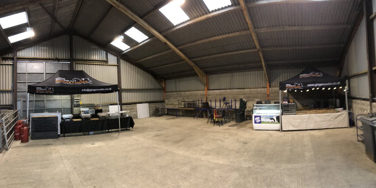 NCFCatering's tweet photo. Big job on up at Westbrook Head Farm collective sale tomorrow!! Get involved....lots of bargains to be had!! Come and see us for breakfast &amp; lunch!! #farmsale #collectivesale #bargins #saturdayshopper #burgers #sausages #westbrookheadfarm https://t.co/cpQ4rT2jkt