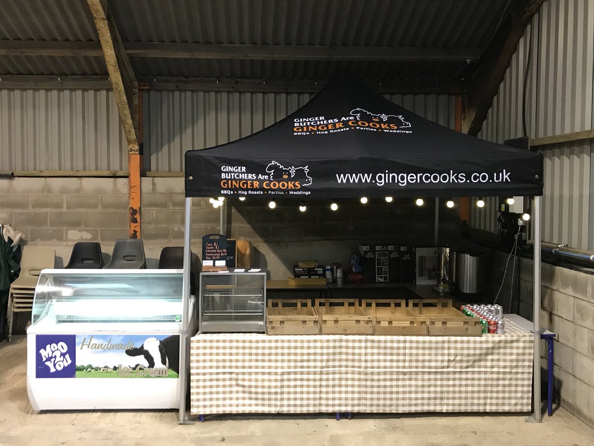 NCFCatering's tweet photo. Big job on up at Westbrook Head Farm collective sale tomorrow!! Get involved....lots of bargains to be had!! Come and see us for breakfast &amp; lunch!! #farmsale #collectivesale #bargins #saturdayshopper #burgers #sausages #westbrookheadfarm https://t.co/cpQ4rT2jkt