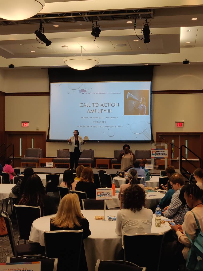 The #2018MNC closing session is starting. Closing speaker <a href="/_VickiEClark/">Vicki Clark (she/her)</a> is issuing her Call to Action.