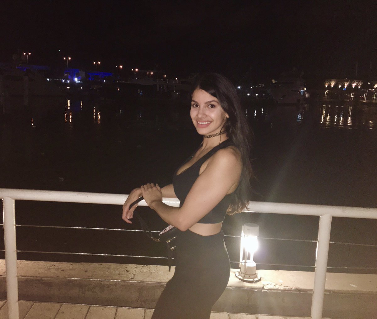 Amber Bored|Alone|Horny tweet media