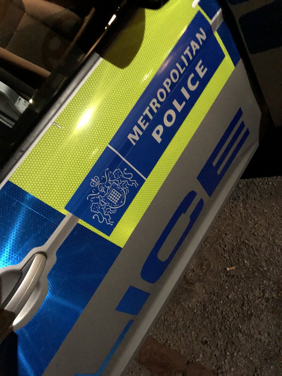Good evening #harrow hope you all have a safe night and a good weekend. #harrowAteam are on your streets tonight 🚔 https://t.co/W3vg6jdPZh