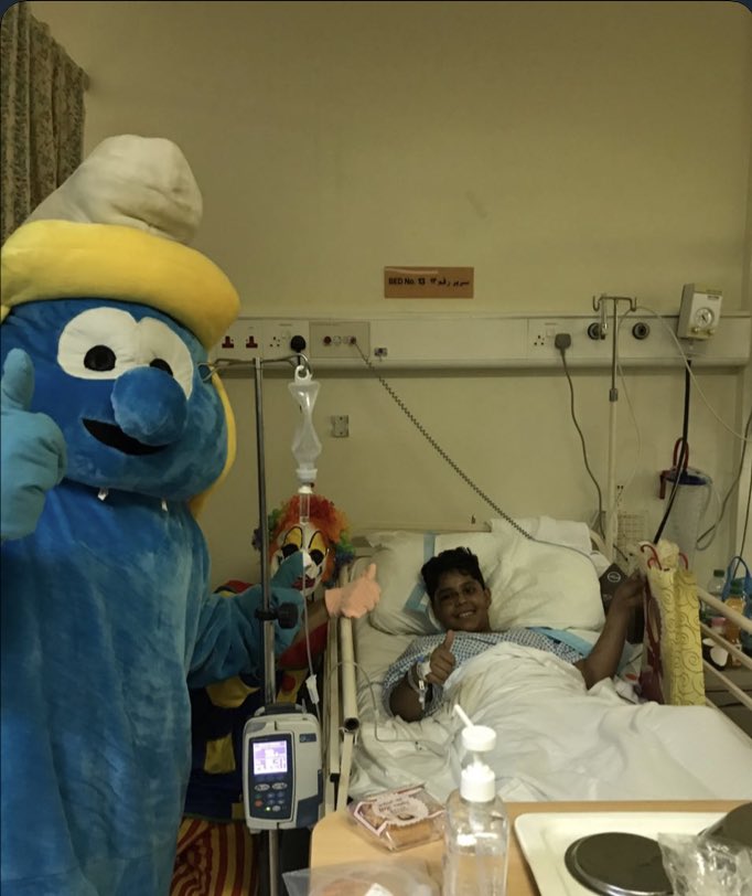 الطفل السعودي الذي فقد والديه في حادث طريق صلالة متواجد في مستشفى ولاية نزوى ي اخواني من أبناء ولاية #نزوى الطفل #سعود ابنكم وأنتم أهله هدايا العيد و الملابس وكل ما يسر بها قلب و خاطر الطفل #سعود_العباد اجعلوها تملاء غرفته ..
#عيد_الأضحى_المبارك 
#عمان