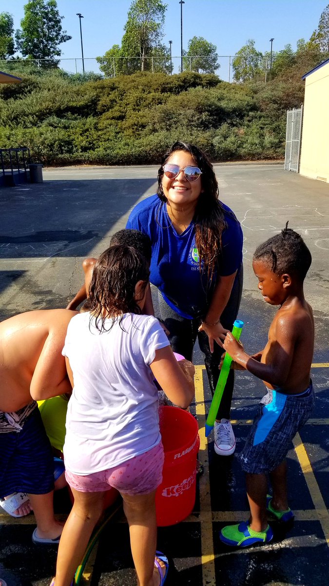 KemptonESS's tweet image. School is in, but we're still in summer mode with water play! Happy Friday!!! 😎🌊🌞 #ESSRocks #LMSVHeart